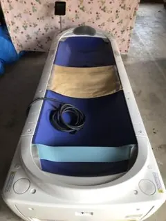 タカラベルモント□電動昇降エステベッド□フットスイッチ付□EX-2V 