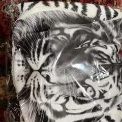 タイガーソファラグ　ゲオ限定　ソファラグ　マット　ラグ　新品・未使用・未開封