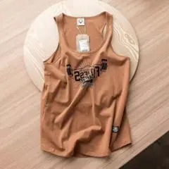 ブラウン タンクトップ バーベルプリント