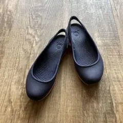 Crocs クロックス　フラットサンダル レトロ　スリング　ネイビーW4廃版品のサムネイル