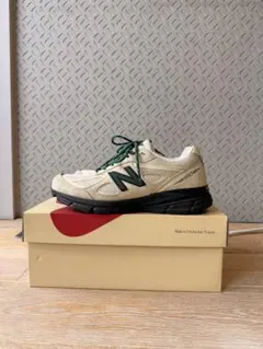 即完売品 ニューバランス 990V4 "マカダミアナッツ"のサムネイル