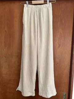 ベロア調　形が素敵なパンツ