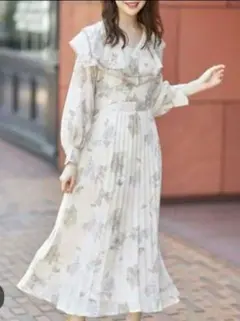 新品トッコビックカラーニュアンスフラワープリントプリーツワンピース