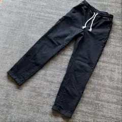ストレッチクロップドジーンズ　ストレートデニムパンツ　ブラック