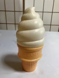 希少　ソフトクリーム型 貯金箱