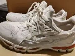 ASICS スニーカー ホワイト　ゲル
