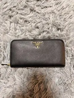 PRADA サフィアーノレザー ジップアラウンド長財布