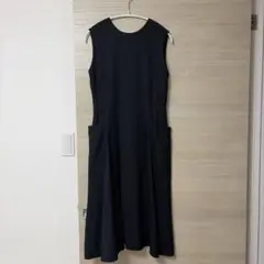 ネイビー ノースリーブ ひざ丈ワンピースのサムネイル