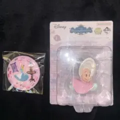 ディズニー　刺繍缶バッジ　アリス　1番くじ　ベイビーオイスター　2点