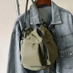 ショルダーバッグ 2way ナイロン　カーキ　アーミーグリーン