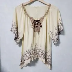 axes femme 刺繍レースチュニック プルオーバー アイボリー×赤