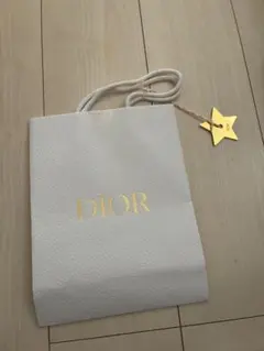 Dior ショップ袋 星型チャーム付きのサムネイル