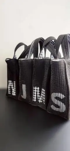 イニシャル トートバッグ イブル 黒 ギンガムチェック ミニバッグ ハート＆C