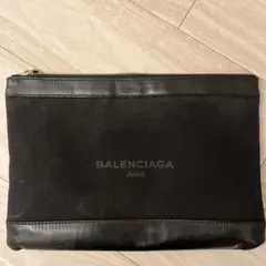 バレンシアガのクラッチバックのサムネイル