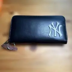 ニューヨーク・ヤンキース 長財布 黒