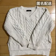 【美品】CECIL McBEE ホワイト Vネック モールヤーンケーブルニット