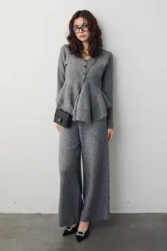 【公式品】Frene新品未使用タグ付き！美ラインペプラムニットセットアップ