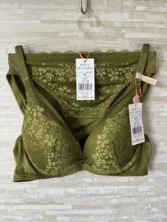 A75&M」トリンプ デイジーレース 夢みるブラDeepV ブラ＆ショーツセット