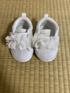 花飾り付きホワイトベビーシューズ　結婚式シューズ　結婚式靴