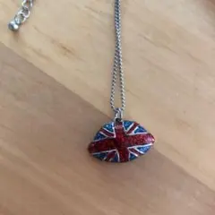 British 唇型ネックレス☆タイムセール！のサムネイル