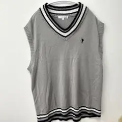vネック
