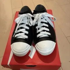 ブラック スニーカー moz