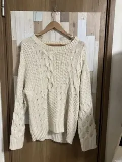ケーブル編みニット 【サイズL】