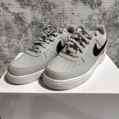 ナイキ　新品　エアフォース1 LV8 1 (GS) 24.5㎝
