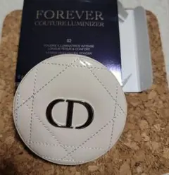 ディオール　 スキン　フォーエヴァークチュールルミナイザー 02