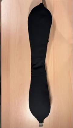 黒いポリエステル製首枕