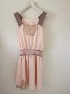 Mercury Duo 桜色ピンク＆グレー レース飾ワンピース ピンタックベルト