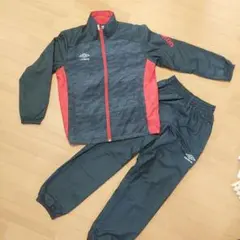 ブラウン様　umbro ピステ・ウィンドブレーカー 　150　裏地つき