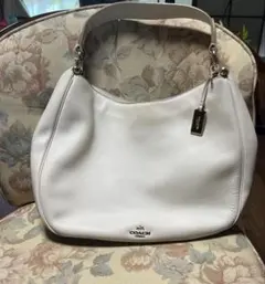 美品♪ COACH ノマド クロスボディ ショルダーバッグ 人気の白