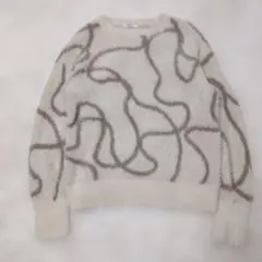 a.v.v（アー・ヴェ・ヴェ）長袖ニット 暖かい 個性的 Ｍ