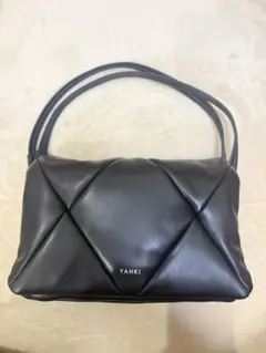 YAHKI ヤーキ　フェイクレザー　キルティング ショルダーバッグ