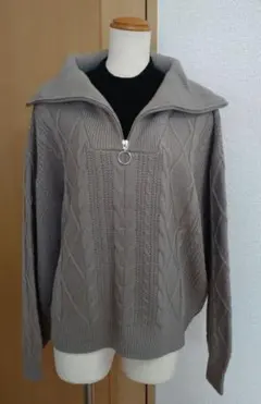 グレー ケーブル編み ニット セーター