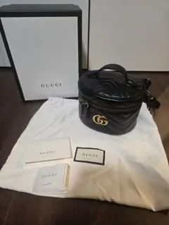 美品GUCCI GGマーモント リュック バニティ ミニバッグ 黒ブラックのサムネイル