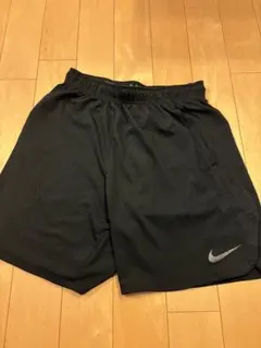 Nike DRI-FIT 黒ショートパンツ Lサイズ