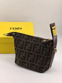 ズッカ柄✨FENDI アクセサリーポーチ キャンバス レザー 美品 - メルカリ