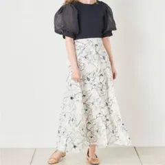 【NICE CLAUP】未使用　WEB限定　フレアロングスカート　花柄　ホワイト