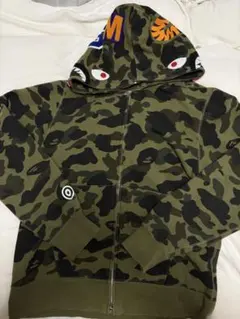 A BATHING APE シャークパーカー