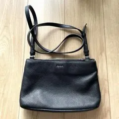 agnès b. VOYAGE IS30 本革ショルダーバッグ 黒（牛革）