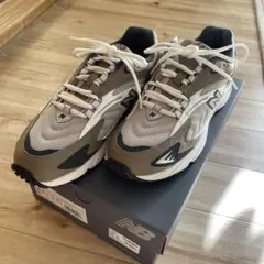 New Balance 725AKブラウン/ホワイト スニーカー