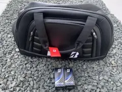 ゴルフ収納バックとゴルフボールセット