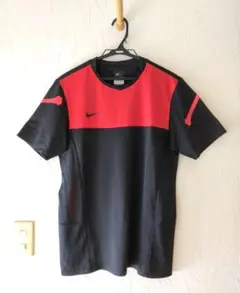 Nike ドライフィット Tシャツ 黒/赤 Mサイズ