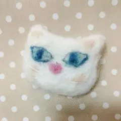 【新品】ねこのブローチ