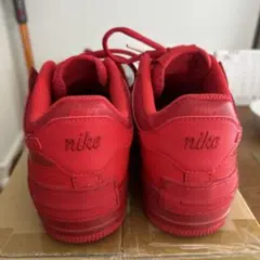 Nike レッド スニーカー