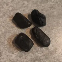 国産ジェット（黒玉）原石 ⑨