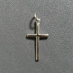 十字架 　クロス　ペンダントトップ　銀色　キリスト教　聖品　 09