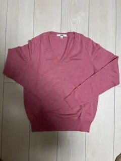 ユニクロ　Ｖネック　セーター　ピンク　カシミヤ